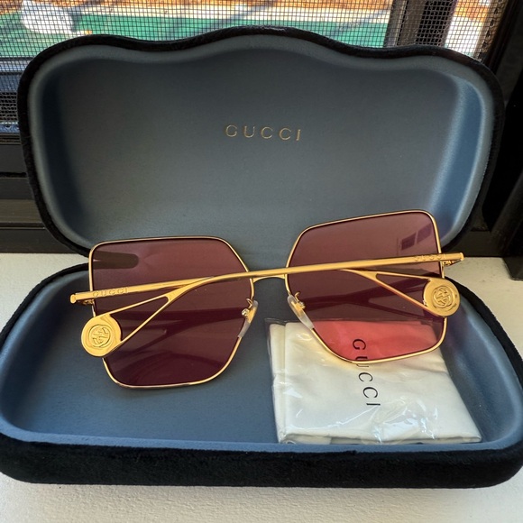 Authentic Gucci sunglasses - Picture 2 of 2